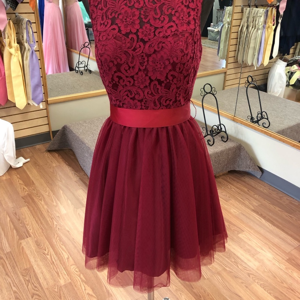 Maroon Lenvoni dress size medium